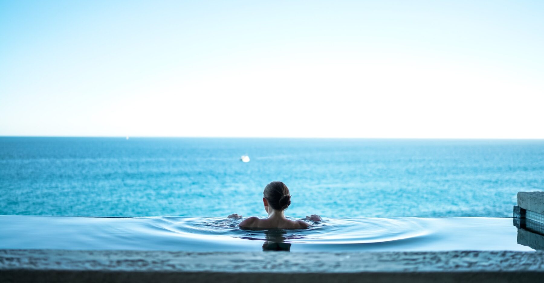 Omluxe | Pamela Jones | Women's Wellness Lifestyle Blog |Yoga Retreats